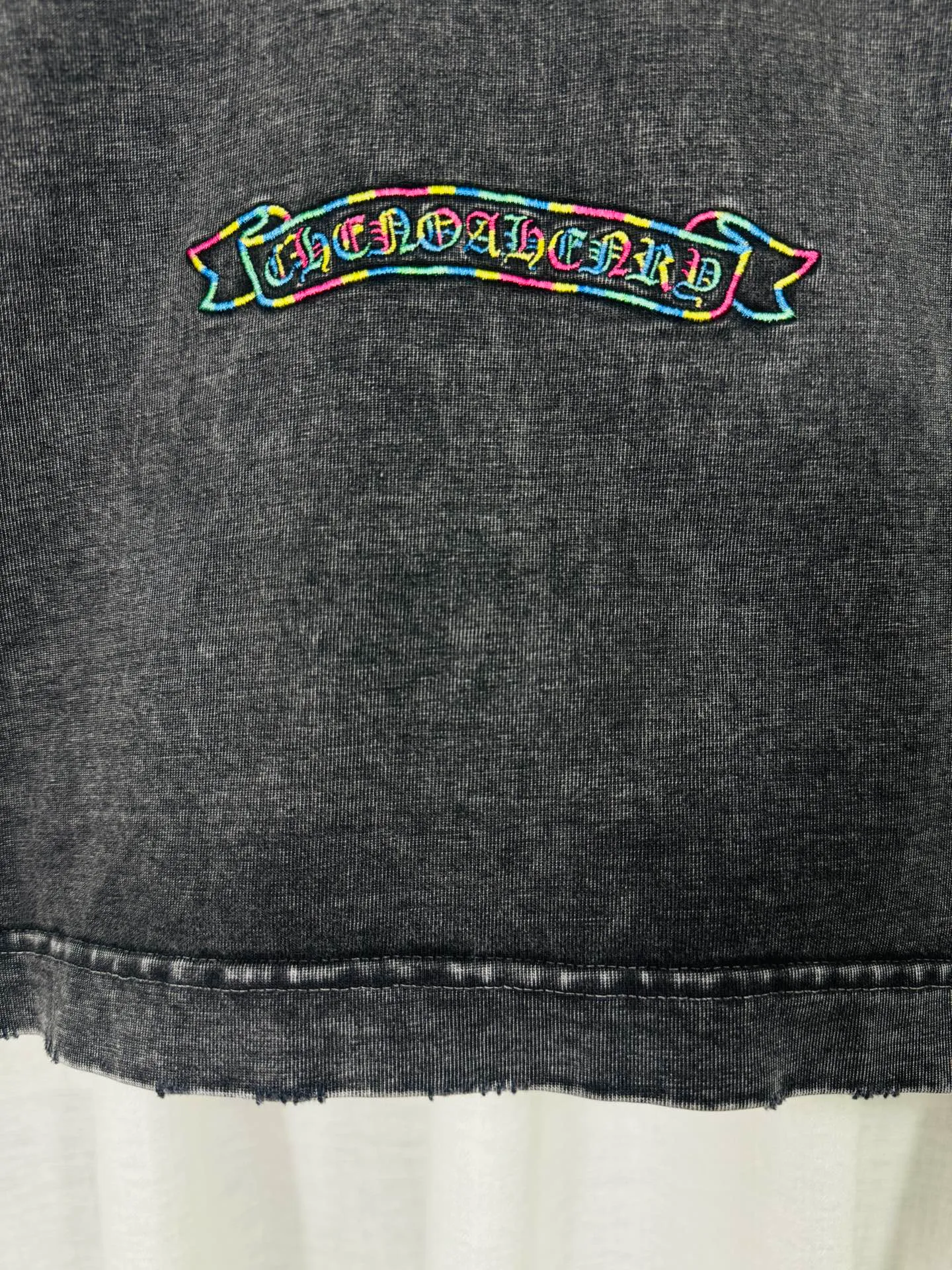 P260 ch high version Chrome Hearts 2025 new autumn and winter cross patch washed spray-painted long-sleeved T-shirt, fabric: 26 double yarns, 320 grams weight, Angra red thread weaving, heavy wash water➕fried color + spray-paint Printing process: colorful embroidery, secondary color spray-paint process Color: gray, red Size: S M L XL Style number: 5178